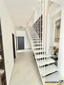 Vila impozanta, aspect deosebit, configuratie tip duplex, view, Brasov - foto 8