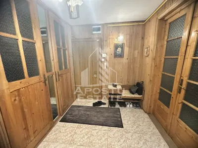 Apartament de vanzare cu 3 camere, 2 bai, 76mp, zona Spitalul Judetean - foto 3