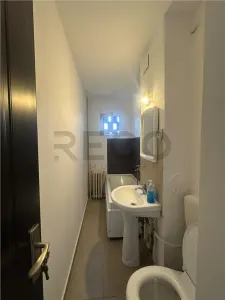 RECO Apartament renovat la etajul  2 - foto 6