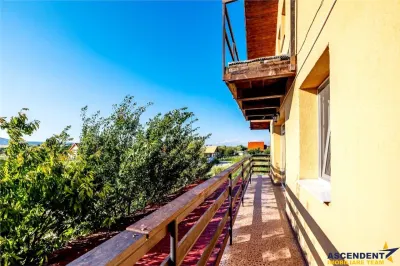Vila luminoasa, curte individuala, priveliste panoramica spre munti, Harman, Brasov - foto 14