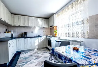 Vila luminoasa, curte individuala, priveliste panoramica spre munti, Harman, Brasov - foto 4