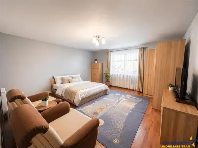 Casa potential:activitati comerciale, birouri, locuire multifamiliala,677 mp teren - foto 5