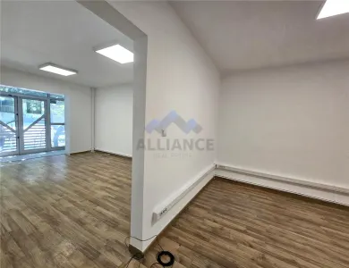 Spatiu birouri, stradal, parter, semicentral - foto 2
