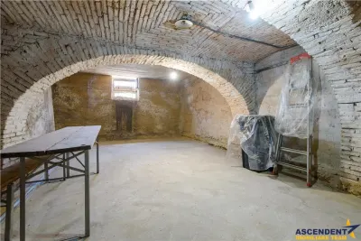 Potential, farmec si o pozitionare excelenta intr-o zona istorica a Brasovului - foto 13