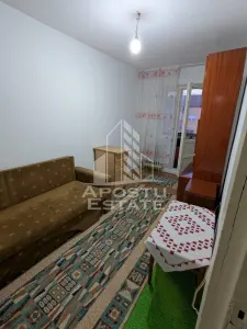 Apartament cu 3 camere, etaj intermediar, zona  Sagului - foto 3