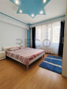 RECO Apartament renovat cu camere Decomandat cu lift - foto 2
