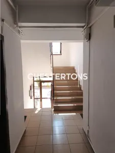 Apartament cu 2 camere si balcon  ST=48mp situat la parterul unui bloc din Cartierul Brancusi in sector 6 - foto 5