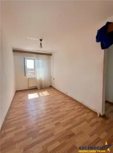 Apartament cu trei camere de renovat in Feldioara, Brasov - foto 16