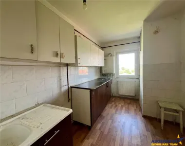 Apartament cu trei camere de renovat in Feldioara, Brasov - foto 17