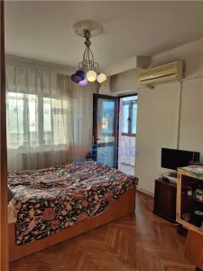 Apartament cu 3 camere, 78 mp, decomandat, 2 bai - zona Pacurari - foto 2