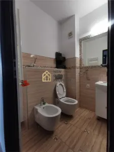 De inchiriat apartament 3 camere ARED cu parcare inclusa - foto 9