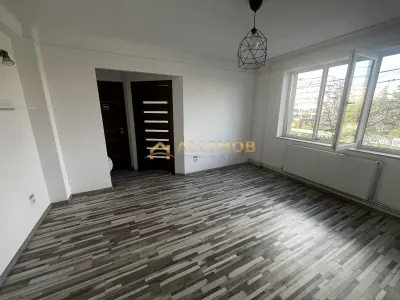 Apartament 3 camere nemobilat, in Ploiesti, zona ultracentrala - Ploiesti