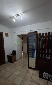 Apartament 3 camere Scriitorilor decomandat, etaj intermediar,165000 Euro - foto 5