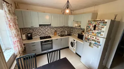 Vânzare apartament 3 camere | Vitan Mall | bl 1992 | anvelopat | etaj 3/8 | decomandat | 73 mp utili | mobilat si utilat | - Bucuresti
