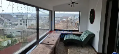 Suceava Scheia Vila P+E+M 240mp LUX  mobilata si dotata complet Teren 1000mp amenajat - foto 2