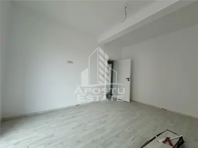 Apartament cu 2 camere, decomandat, etaj intermediar, zona Cl. Urseni - foto 4