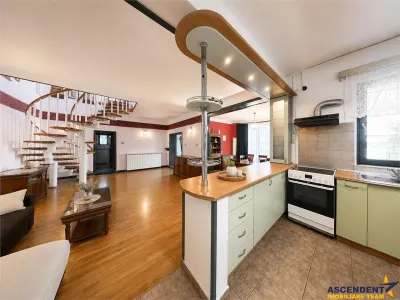 Vila individuala, arhitectura aparte, garaj, terasa,  balcon, Semicentral, Targu Mures - foto 14