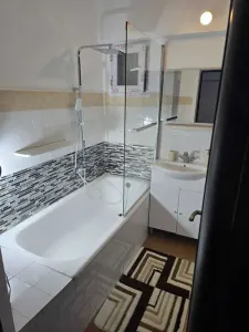 Apartament de inchiriat , 3 camere, zona Ultracentrala-Iasi - foto 4