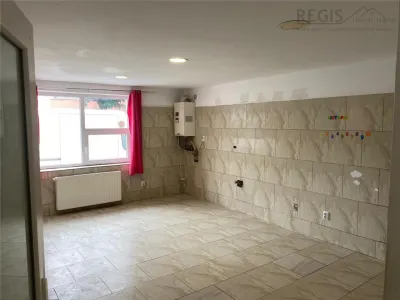 Spațiu comercial de închiriat – Etaj independent, cartier Noua - foto 4