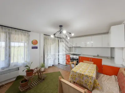 Casa + constructie moderna,de vanzare,2 locuinte,teren 2298 mp Giulvaz - foto 8