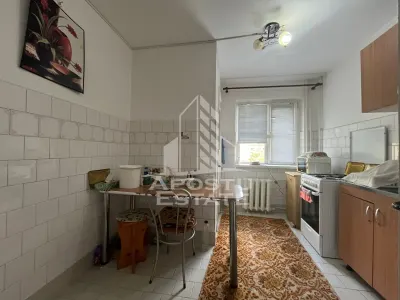 Apartament  cu 2 camere, semidecomandat, etaj intermediar, Dambovita - foto 6