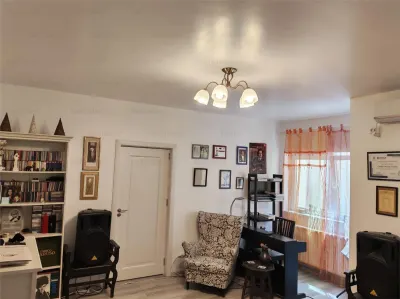 Vânzare apartament 3 camere | Foisorul de Foc | bloc 1942 fara risc si urgenta | refăcut | etaj 1/ P+1E+Pod | 70mp utili | stradal | renovat | liber | - foto 3