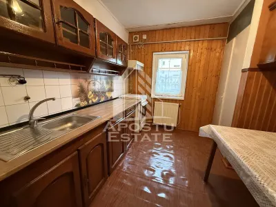 Apartament cu 3 camere, etajul 1, centrala proprie, zona Cotu Mic - foto 3