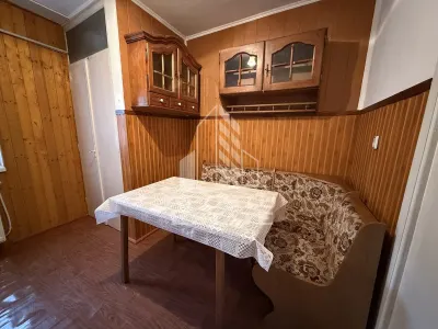 Apartament cu 3 camere, etajul 1, centrala proprie, zona Cotu Mic - foto 4