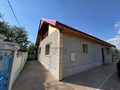 Casa 4 camere + 8418 mp de teren - Sabolciu