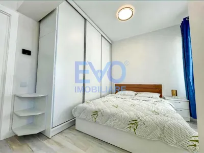 Apartament cu 2 camere, decomandat, complex Royal Town Copou - foto 3