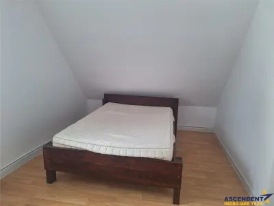 Resedinta/ spatiu profesional de inchiriat, Ghimbav – Central - foto 12