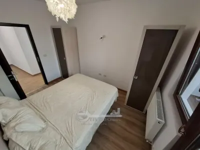 Apartament 3 camere decomandat, capat Cug Valea Adanca, bloc  2022, etaj 1, baie cu geam, parcare privata, liber - foto 7