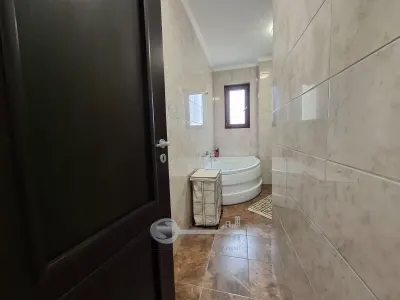 Apartament 3 camere decomandat, capat Cug Valea Adanca, bloc  2022, etaj 1, baie cu geam, parcare privata, liber - foto 10