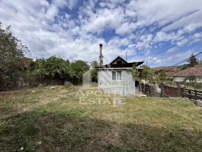 Casa batraneasca cu 3 camere si teren de 841mp, in Racastie, Hunedoara - foto 5