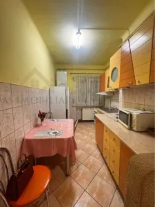 Central, zona liceului Eminescu, apartament 2 camere decomandat - foto 4