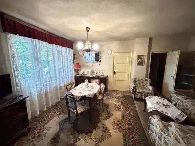 Vânzare apartament 2 camere | ultracentral | Bd Magheru - Piata Romană | etaj 3/9 | vedere spate | 57 mp utili | la 50 m de metrou Piața Romană - foto 2