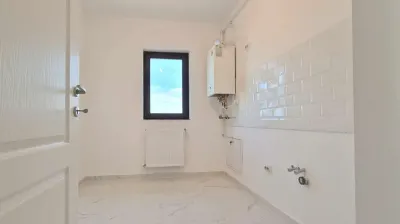 Cartier Editurii Apartament  3 camere D curte 55 mp  Lunca Cetatuii - foto 3