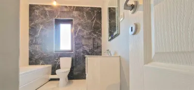 Cartier Editurii Apartament  3 camere D curte 55 mp  Lunca Cetatuii - foto 6