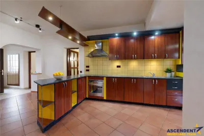 Volum arhitectural remarcabil:Rezidential/ Sediu firma,Clinica,Investitie,Centru Civic, Brasov - foto 17