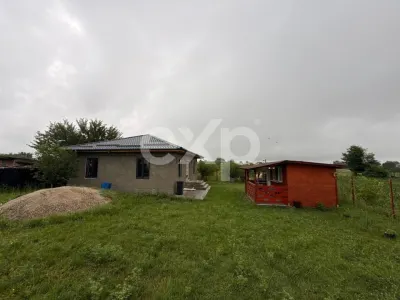 Casă semifinisată | Buzoiești | Teren generos 2.900 mp - Buzoesti