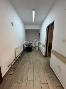 Casă P+M cu birouri amenajate și teren 5.423 mp pentru firmă și locuit acces A1 - foto 6