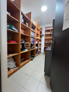 Casă P+M cu birouri amenajate și teren 5.423 mp pentru firmă și locuit acces A1 - foto 7