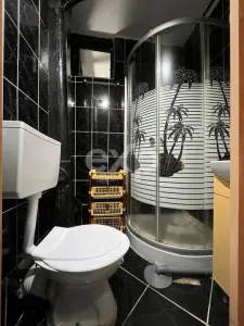 Vanzare 2 camere mobilat si utilat modern parter central Gaesti - foto 7