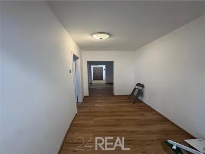 Apartament parter zona Tineretului - pretabil birou - foto 6