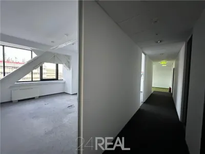 Spatii de birouri in Pipera Business Tower de la 147 mp - foto 16