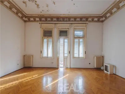 Inchiriere vila interbelica in zona stradala, ultracentrala - foto 4