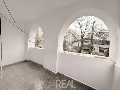 Vila moderna de inchiriat - 250 mp + 100 mp curte-Podul Grant - foto 2