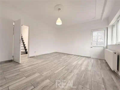 Vila moderna de inchiriat - 250 mp + 100 mp curte-Podul Grant - foto 4