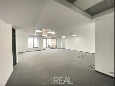 Spatiu pentru birouri 335 mp cu piscina si sala de fitness - foto 2