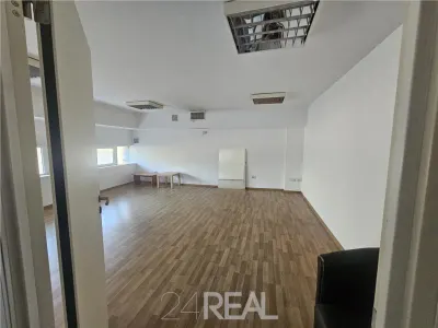 Inchiriere spatiu depozitare/showroom - foto 3